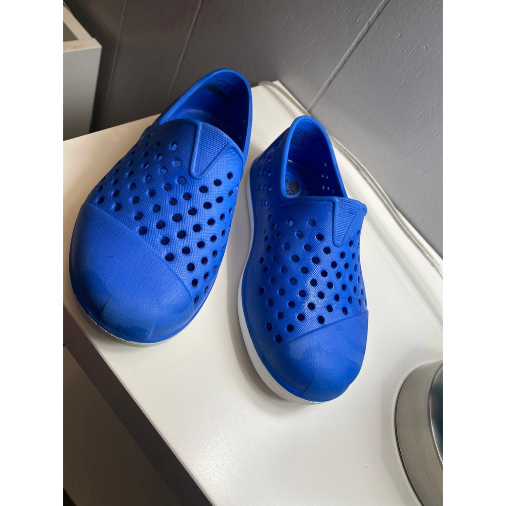 Blue sketchers size 8 water shoes